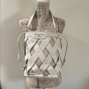 Nannini Offwhite Woven/leather Bucket Shoulder Bag